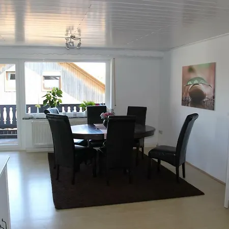 Apartment Abersfelder Mit Balkon *