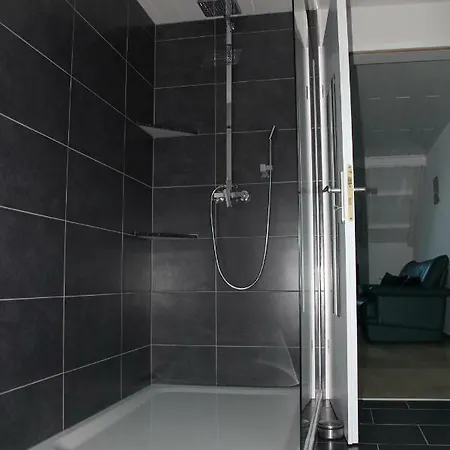 Abersfelder Mit Balkon 아파트